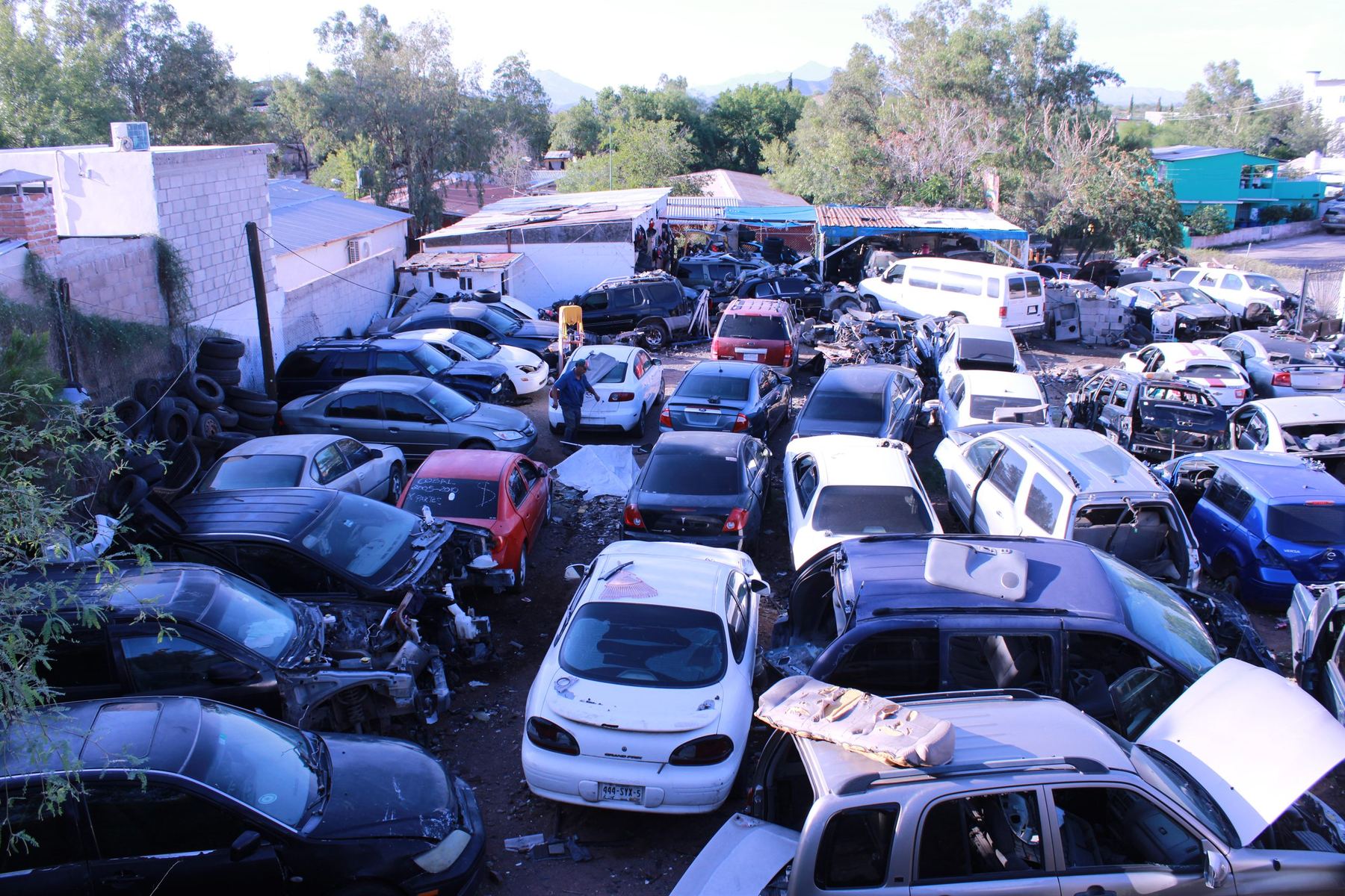 Panorámica del patio de Yunke Arison en Nogales, Sonora